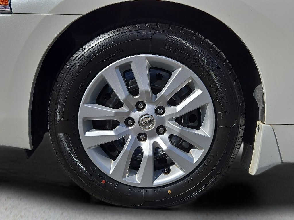 Used 2015 Nissan Altima 2.5 S w/ Power Driver Seat Package FWD image 8