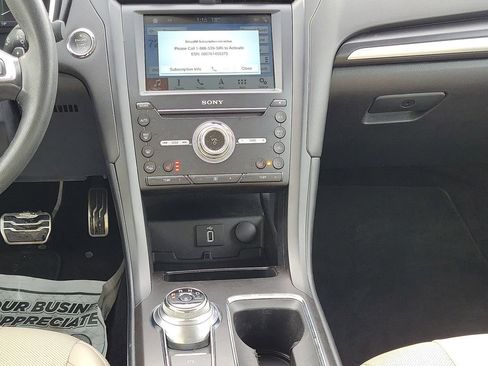 Used 2018 Ford Fusion Titanium image 26