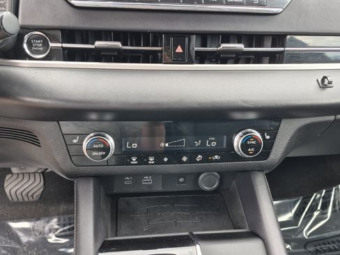 Used 2024 Mitsubishi Outlander SE FWD image 27