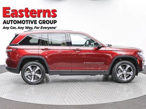 Used 2023 Jeep Grand Cherokee 4WD 4xe w/ Luxury Tech Group II image 4