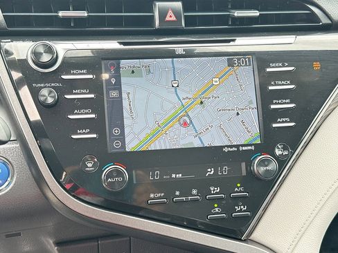 Used 2019 Toyota Camry XLE FWD image 31