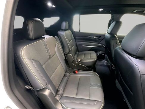 Used 2025 Chevrolet Traverse High Country w/ LPO, Floor Liner Package AWD/4WD image 27