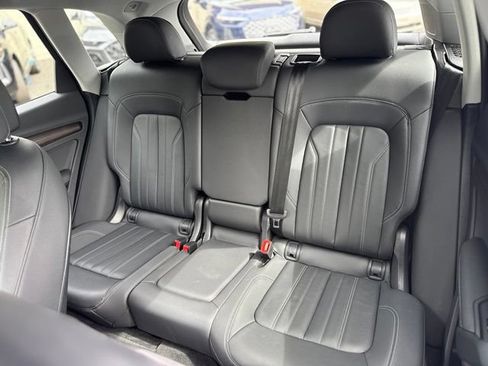 Used 2023 Audi Q5 2.0T Premium Plus w/ Premium Plus Package AWD/4WD image 32