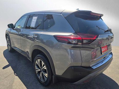 Used 2023 Nissan Rogue SV image 5