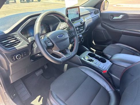 Used 2025 Ford Escape ST-Line Select AWD/4WD image 18
