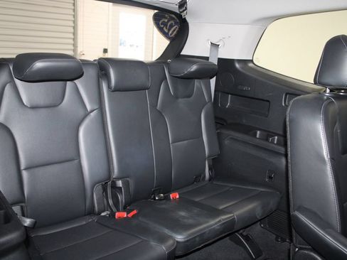 Used 2025 Kia Telluride S FWD image 29