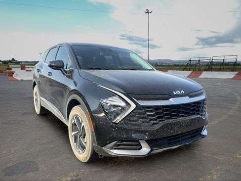 Certified 2023 Kia Sportage LX AWD/4WD image 2