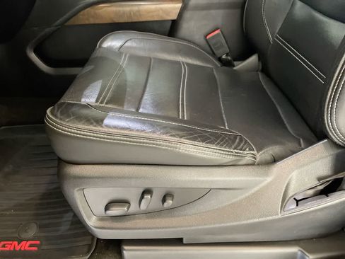 Used 2018 GMC Yukon Denali w/ Open Road Package image 12