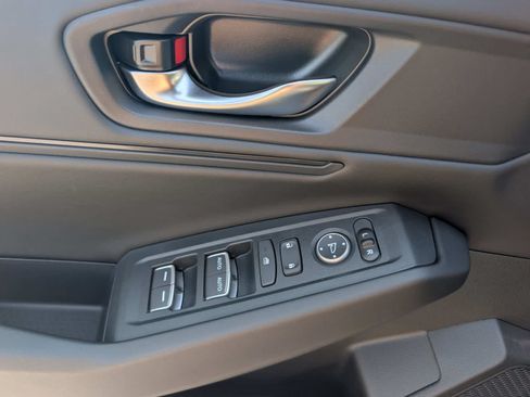 Used 2025 Honda Accord SE image 19