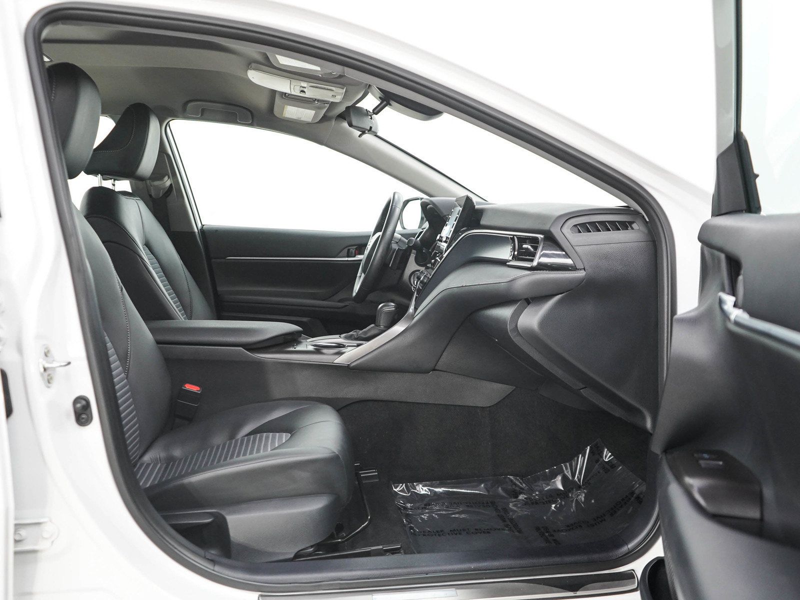 Used 2024 Toyota Camry SE FWD image 11