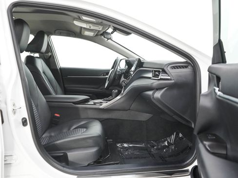 Used 2024 Toyota Camry SE FWD image 11