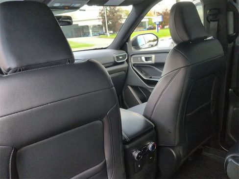 Used 2022 Ford Explorer ST image 19