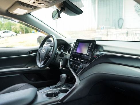 Used 2021 Toyota Camry SE image 33