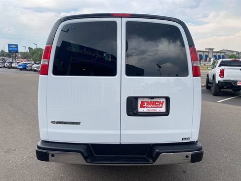 Used 2025 Chevrolet Express 3500 LT w/ LT Preferred Equipment Group RWD image 3