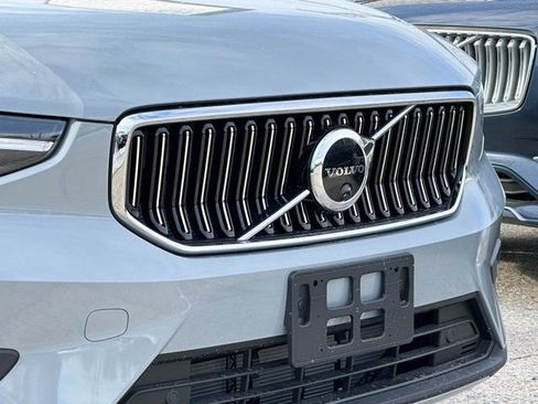 New 2025 Volvo XC40 B5 Plus w/ Climate Package image 2