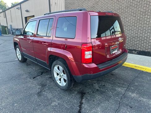 Used 2015 Jeep Patriot Latitude FWD image 2