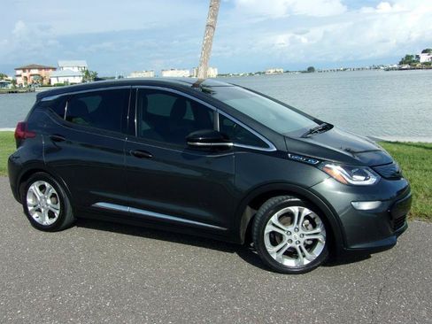Used 2020 Chevrolet Bolt LT FWD image 8