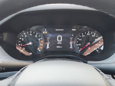 Used 2025 Jeep Compass Latitude AWD/4WD image 11