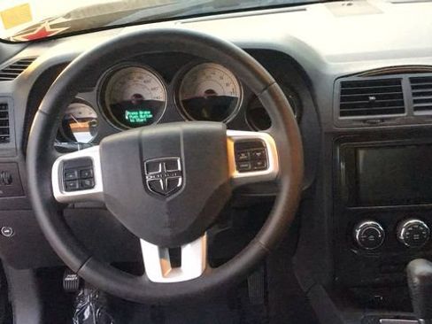 Used 2014 Dodge Challenger SXT image 14
