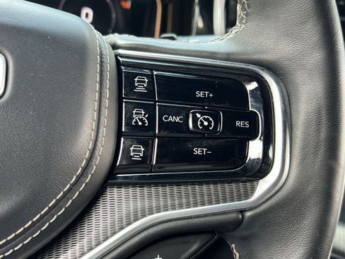 Used 2022 Jeep Grand Wagoneer Series II AWD/4WD image 38
