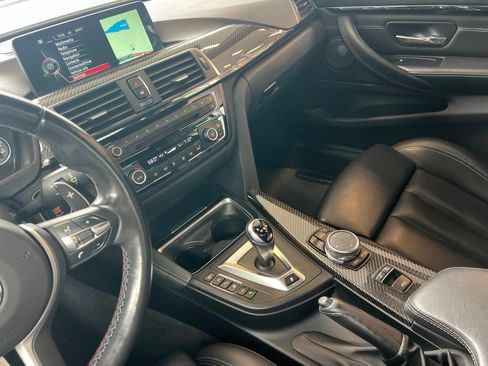 Used 2016 BMW M4 Convertible RWD image 28