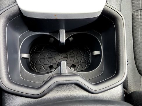 Used 2025 Toyota RAV4 XLE w/ Convenience Package image 32