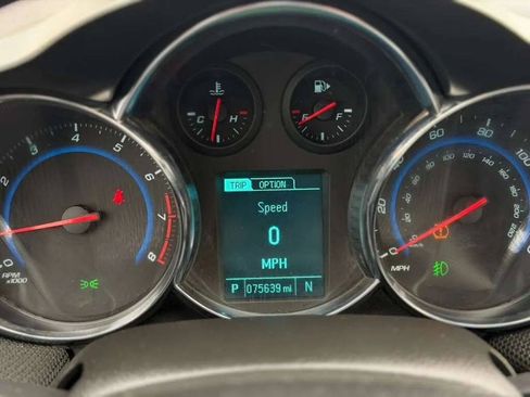 Used 2016 Chevrolet Cruze LT FWD image 14