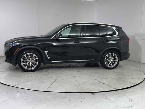 Used 2025 BMW X5 xDrive50e image 5