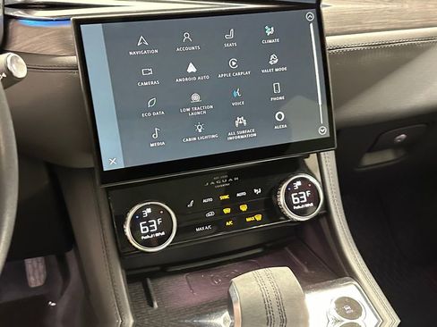 Used 2023 Jaguar F-PACE S image 21