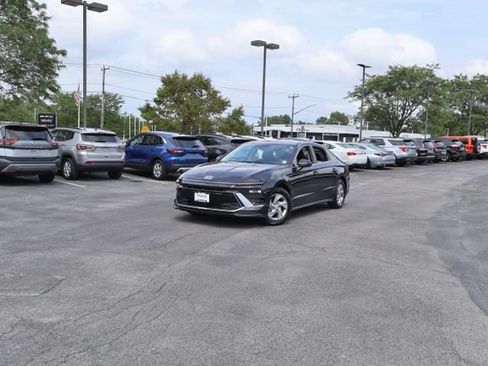 Used 2026 Hyundai Sonata SE FWD image 2