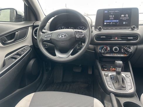 Used 2022 Hyundai Kona SE image 16
