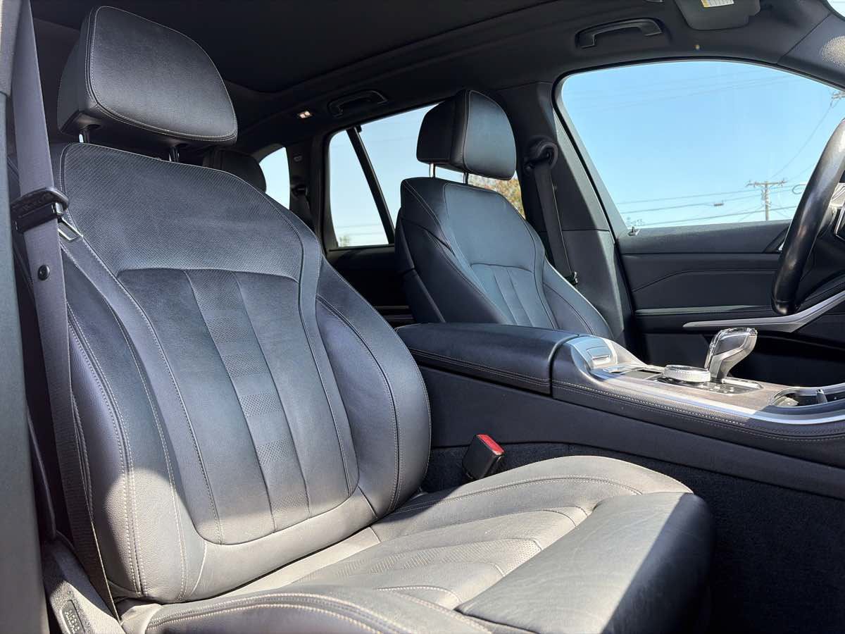 Used 2019 BMW X5 xDrive50i w/ M Sport Package AWD/4WD image 32