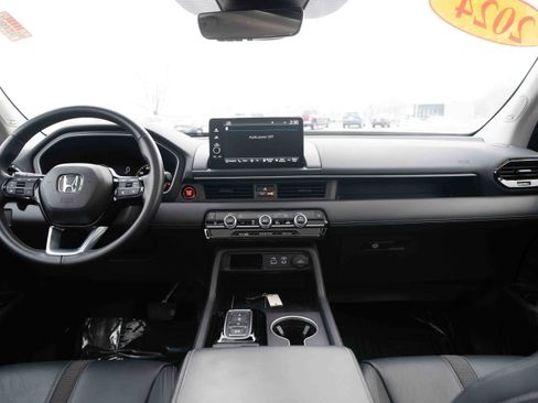 Used 2024 Honda Pilot Touring image 20