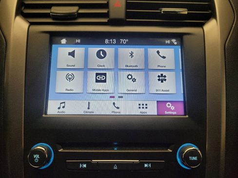 Used 2017 Ford Fusion SE w/ Equipment Group 201A FWD image 25