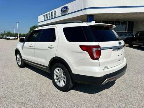 Certified 2017 Ford Explorer XLT FWD image 3
