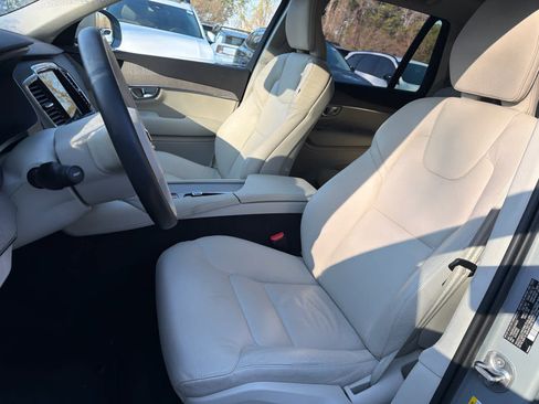 Used 2025 Volvo XC90 B5 Plus image 26