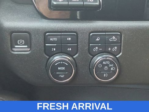 Used 2024 Chevrolet Silverado 2500 High Country w/ Technology Package AWD/4WD image 30
