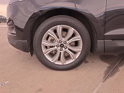 Used 2023 Ford Edge Titanium image 25