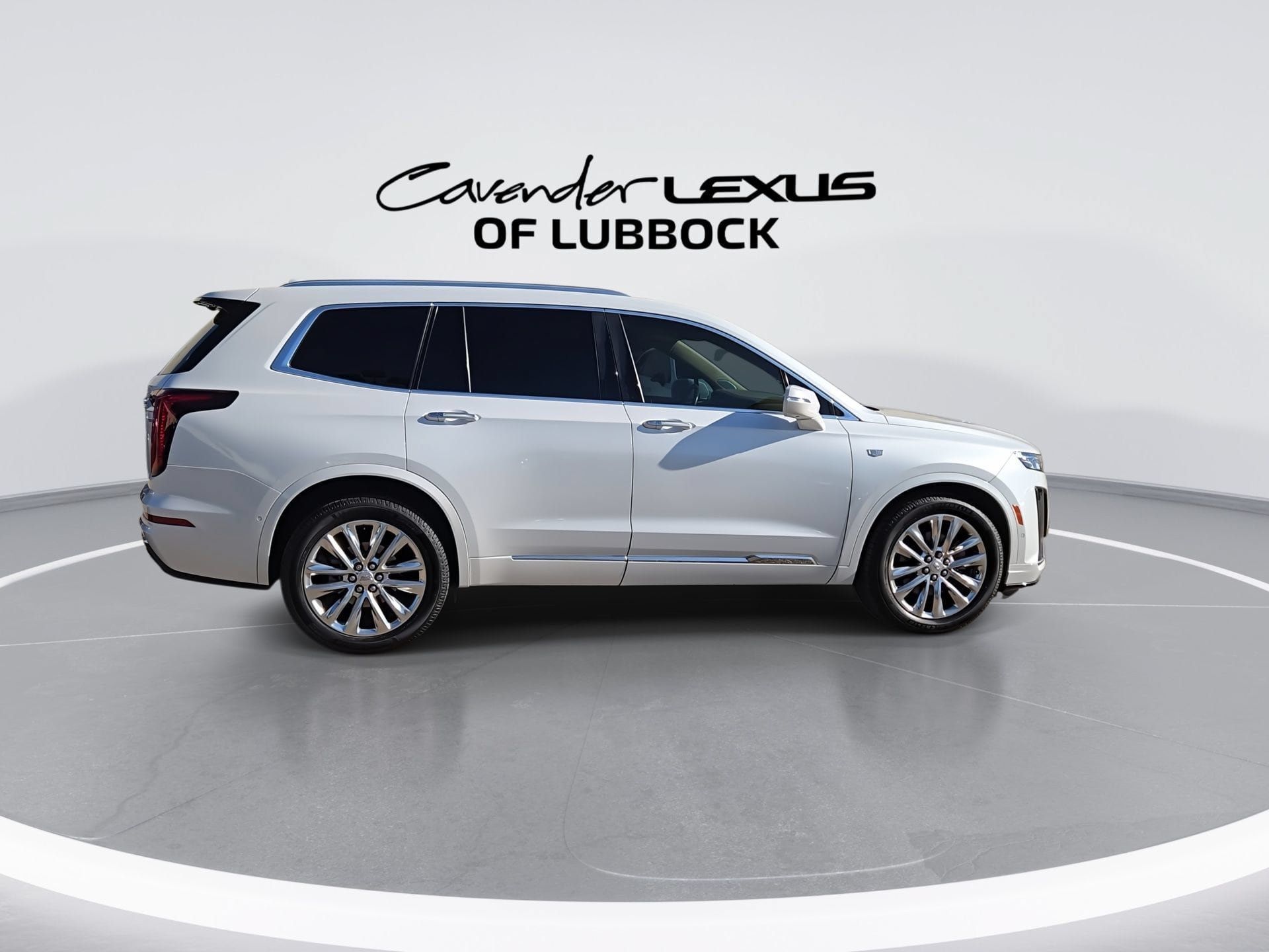Used 2020 Cadillac XT6 Premium Luxury w/ Platinum Package FWD image 9