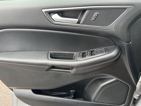 Used 2024 Ford Edge SE image 14