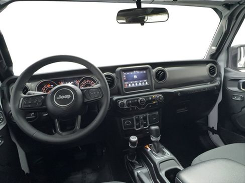 Used 2023 Jeep Wrangler Unlimited Sport AWD/4WD image 31