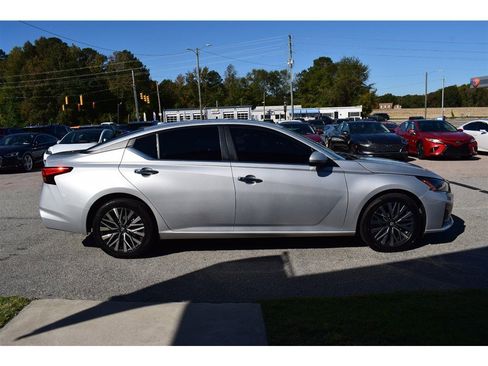 Used 2023 Nissan Altima 2.5 SV image 6