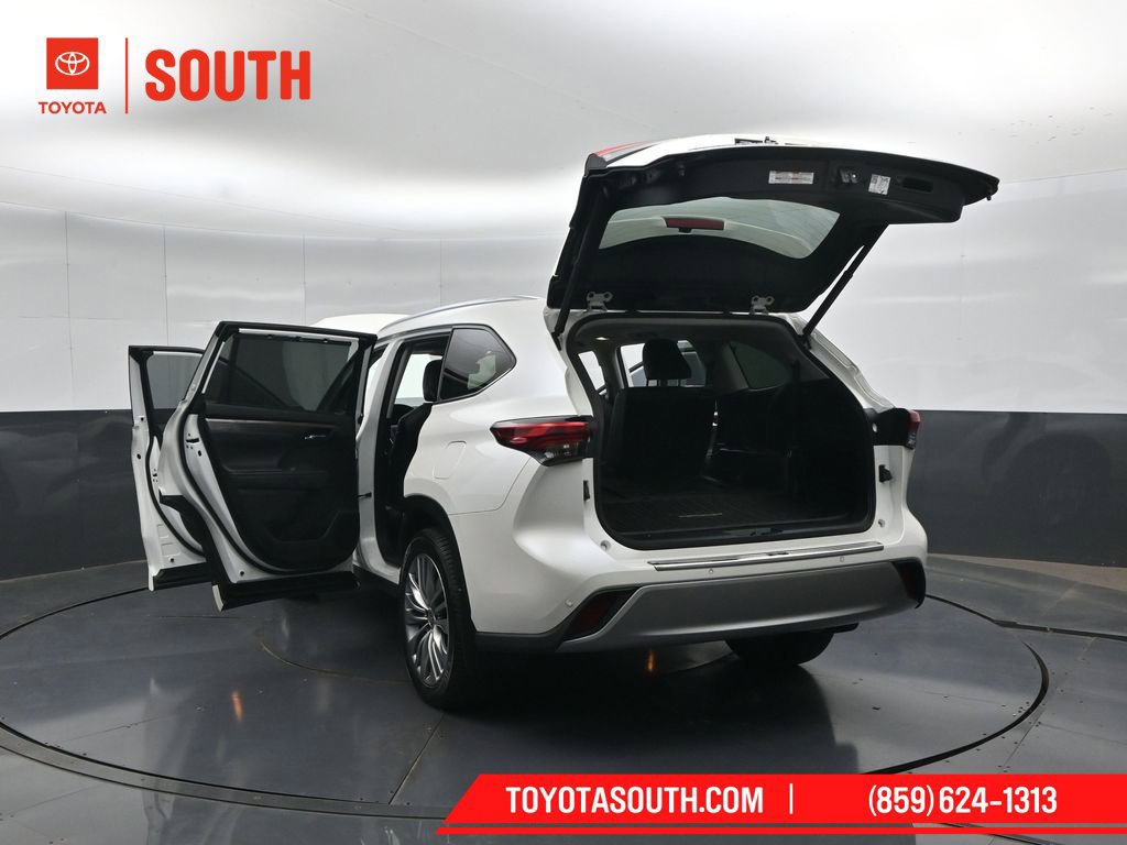 Used 2021 Toyota Highlander Platinum AWD/4WD image 59