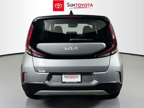 Used 2024 Kia Soul LX FWD image 5