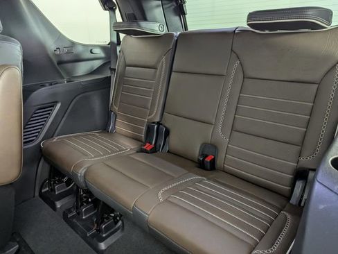 Used 2025 GMC Yukon Denali Ultimate image 19
