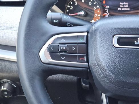 Used 2025 Jeep Compass Latitude w/ Sun & Sound Group AWD/4WD image 24