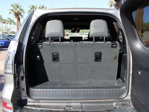 Used 2020 Lexus GX 460 Premium w/ Premium Package image 12