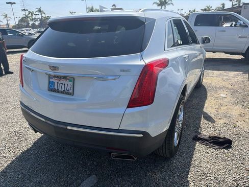 Used 2017 Cadillac XT5 Luxury w/ Driver Awareness Package FWD image 6