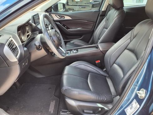 Used 2018 MAZDA MAZDA3 Touring FWD image 13