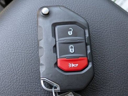 New 2025 Jeep Gladiator Sport image 25